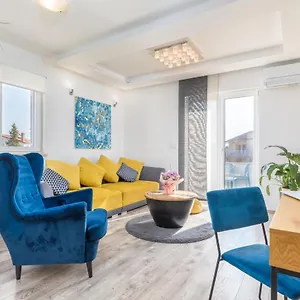 Nina Apartment